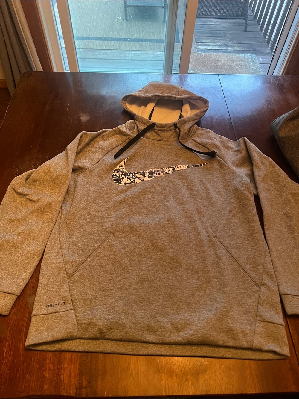 Nike Men’s Light Gray Hooded Sweatshirt with Patterned Swoosh